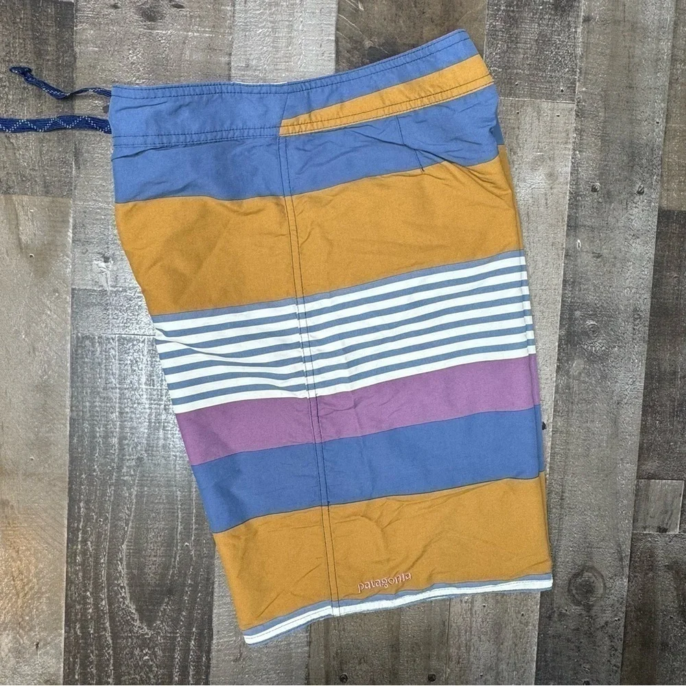 Patagonia Wavefarer Engineered Board Short size 32